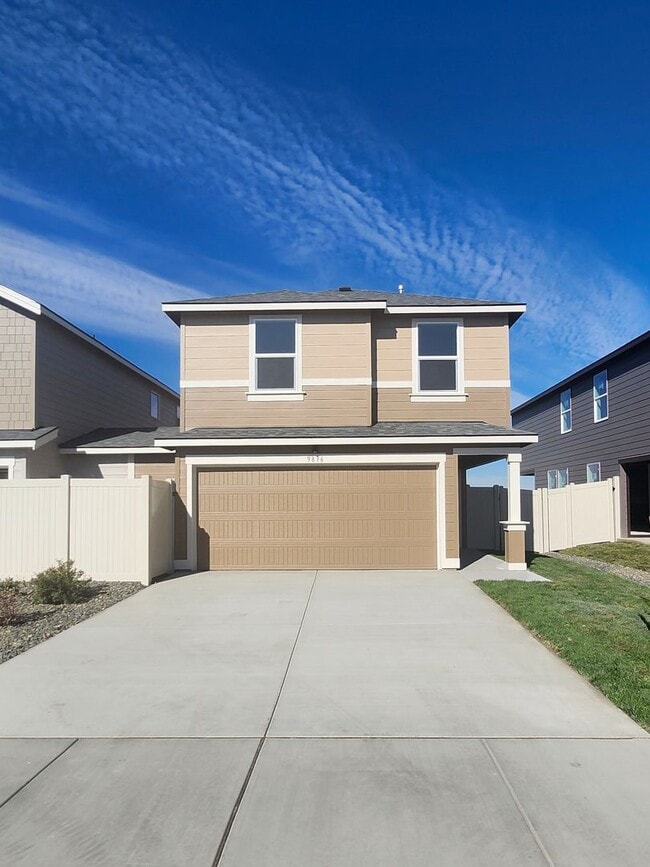 Building Photo - Brand New Construction! 4 bed/2.5 ba Townh...