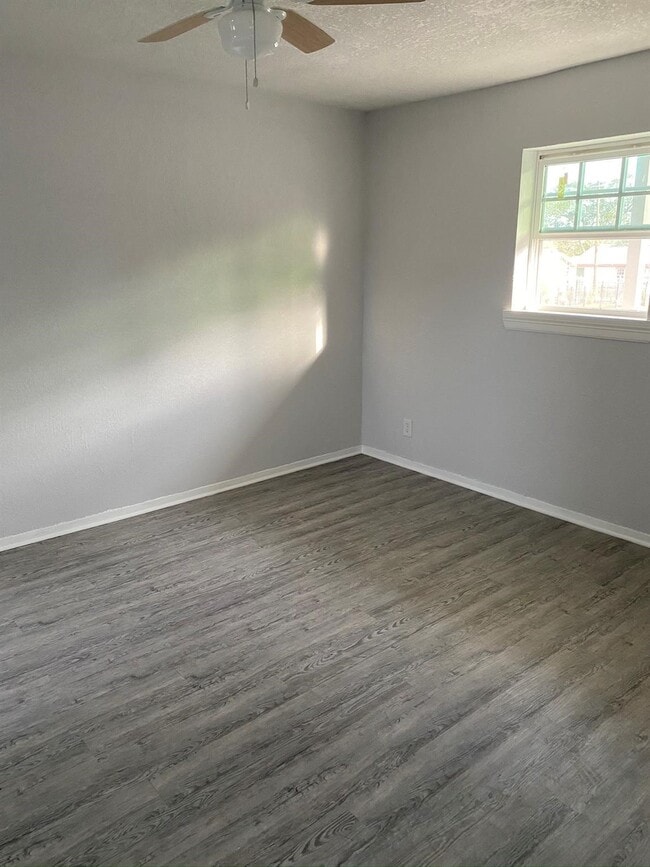 Building Photo - 2518 Lidstone St Unit 6 Rental