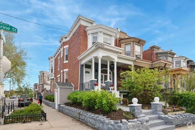 Building Photo - Luxury 3-Bedroom Corner Home minutes from ...