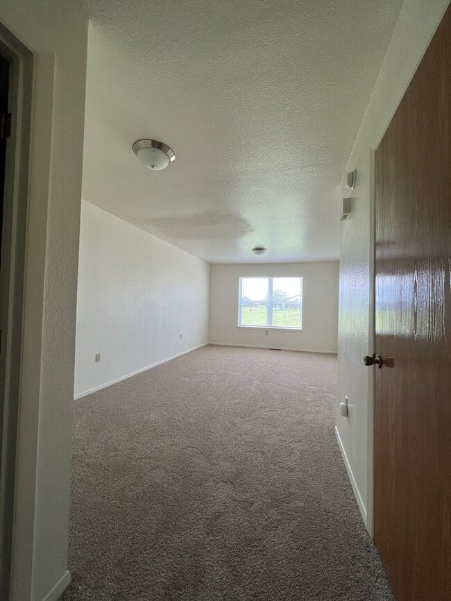 Photo - 276 Mellette Ct