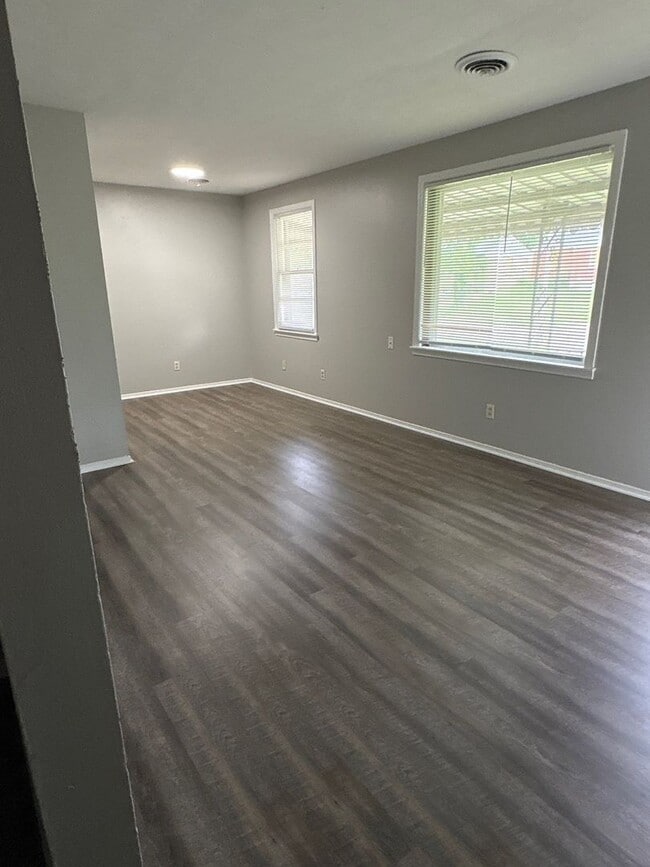 Photo - 1541 Roosevelt Ave