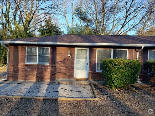 Building Photo - 8 Thornwood Ln Unit 8 Rental