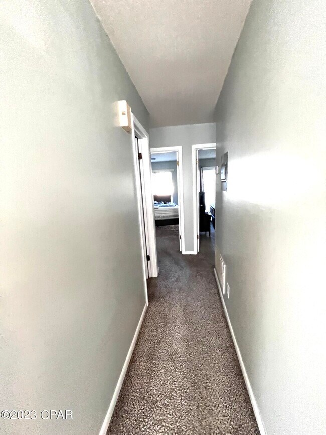 Photo - 231 Poinsettia Dr