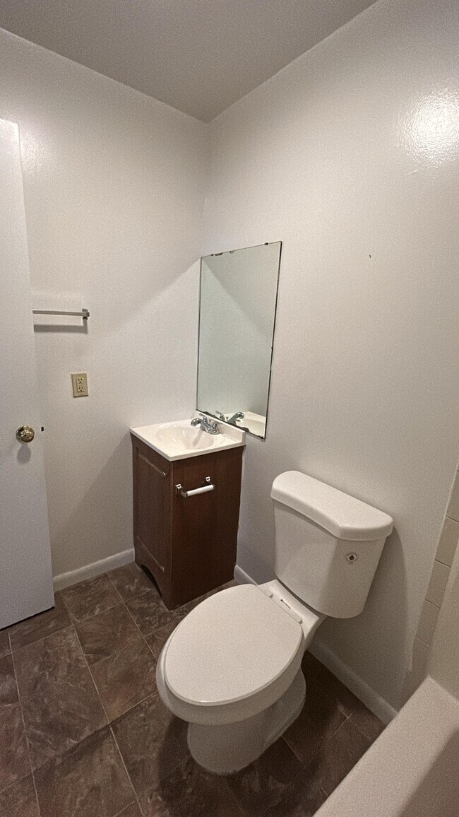 Photo - 3 E Elger St