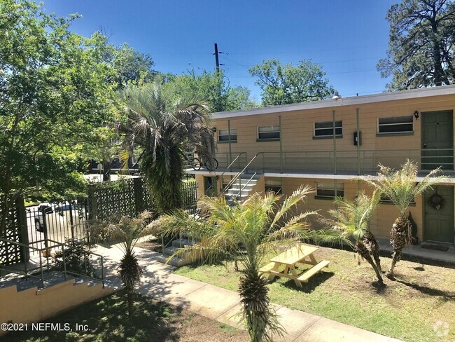 Building Photo - Herschel Street Apartments