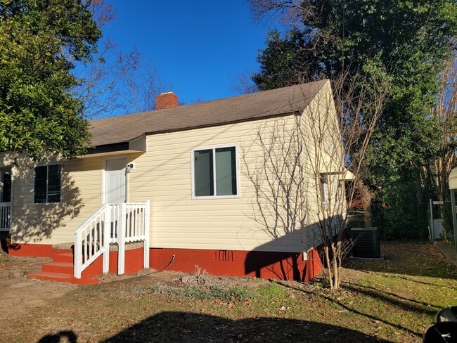 Photo - 123 Vinson Dr