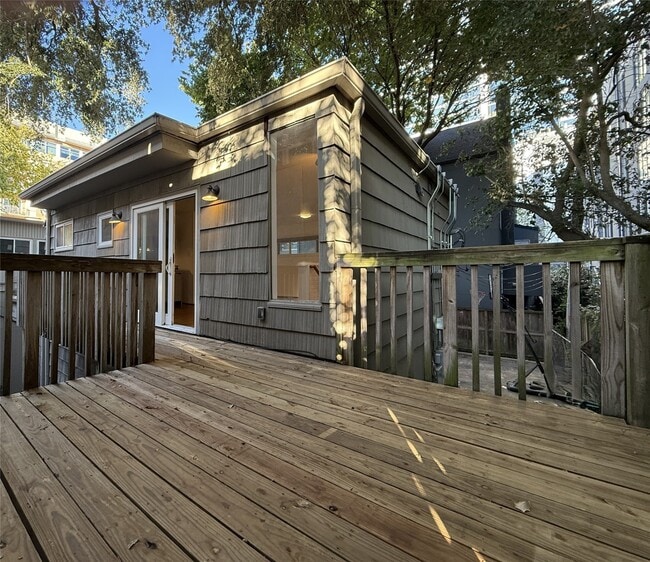 Building Photo - 2721 Kipling St