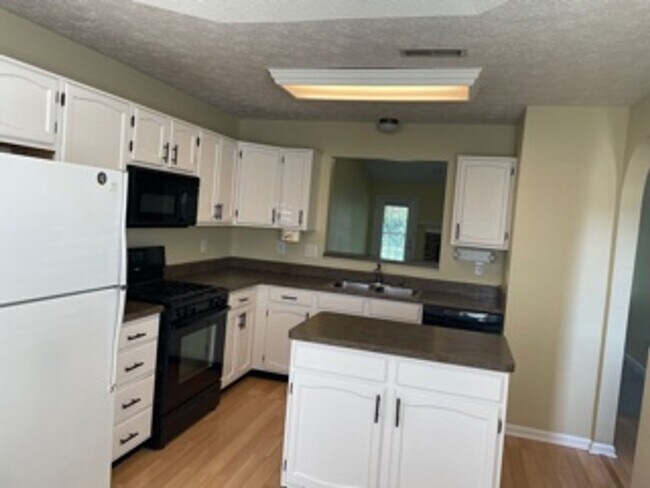 Photo - Absolutely Beautiful 3 bedroom Ranch!