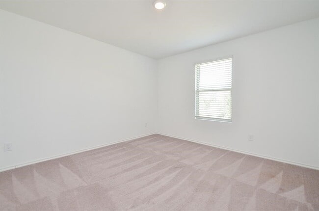 Building Photo - 5434 Logan Dale Dr
