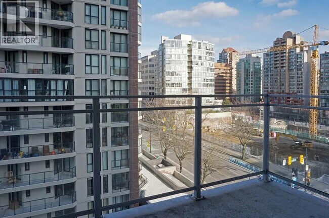 1009 Harwood St Unit 903