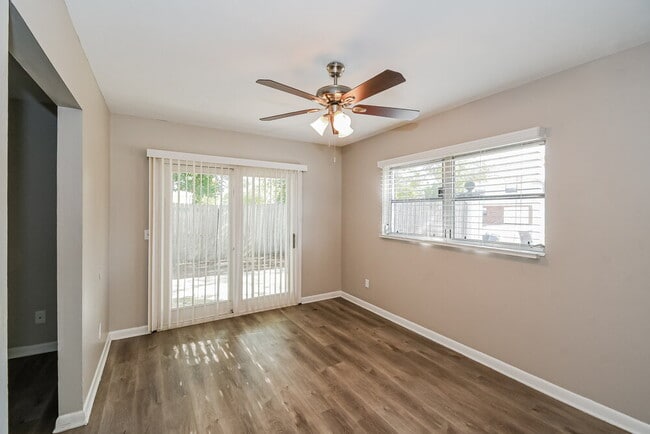 Photo - 5942 Jaguar Dr W