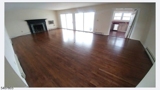 304 Lake Shore S