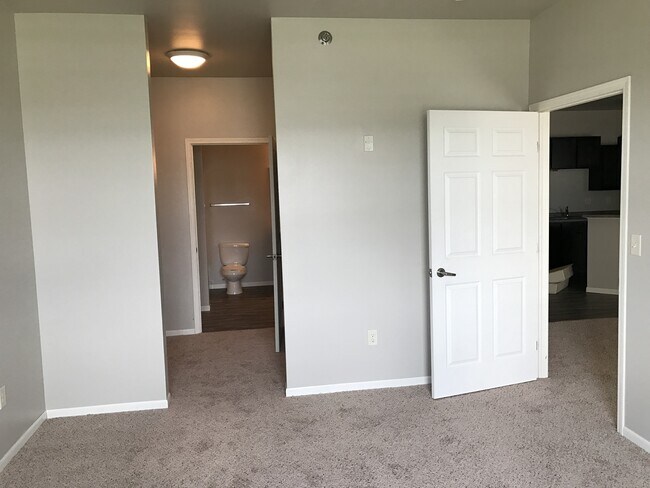 Photo - Crystal Creek Apartments