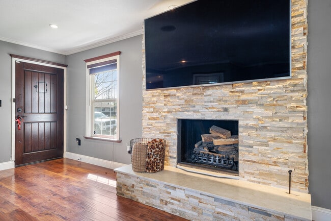 Photo - 1042 Madison Ave