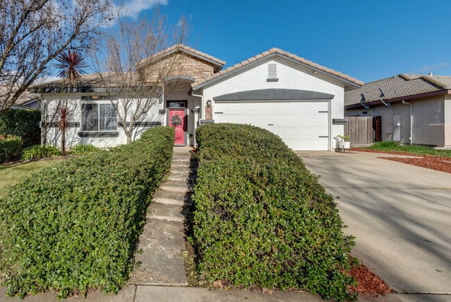 Photo - Cozy 3-Bed Sanctuary with 2 Full Baths in Sacramento’s Serene Prairie Dunes