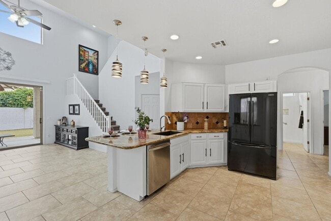 Photo - 6843 S 26th St