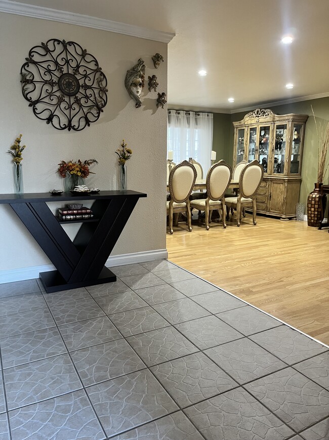 Entry way - 19926 Cantara St