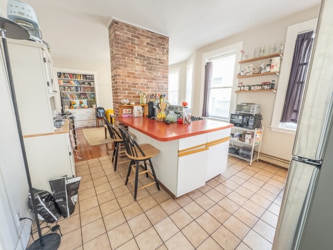 Photo - 589 Franklin St Unit 1