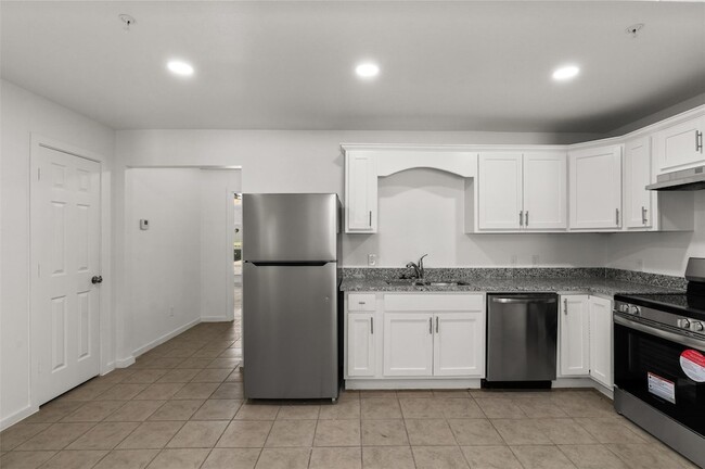 Photo - 316 W 7th St Condominio Unidad 107