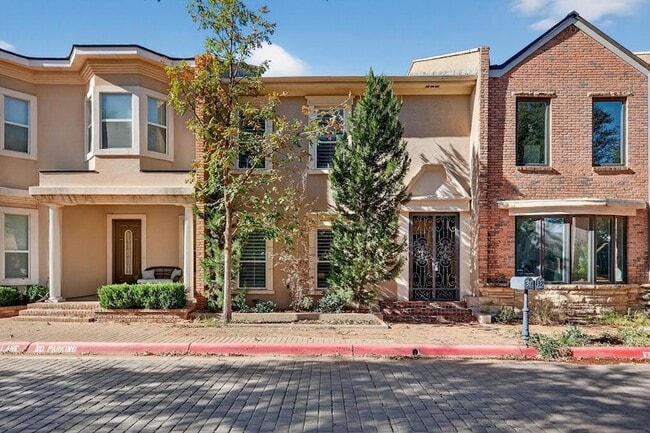 Building Photo - 37 Lafayette Pl