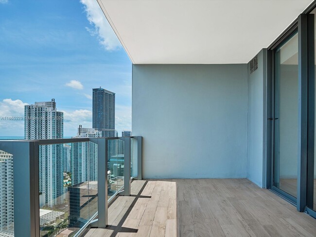 Photo - 68 SE 6th St Unit 3705