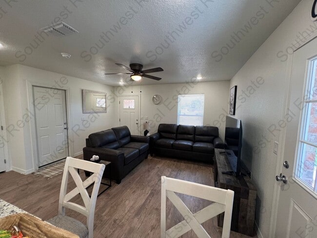 Photo - 2131 Bobwhite Ct Unidad B