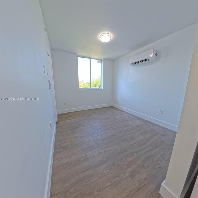 Photo - 1620 NW 18th St Unidad 206