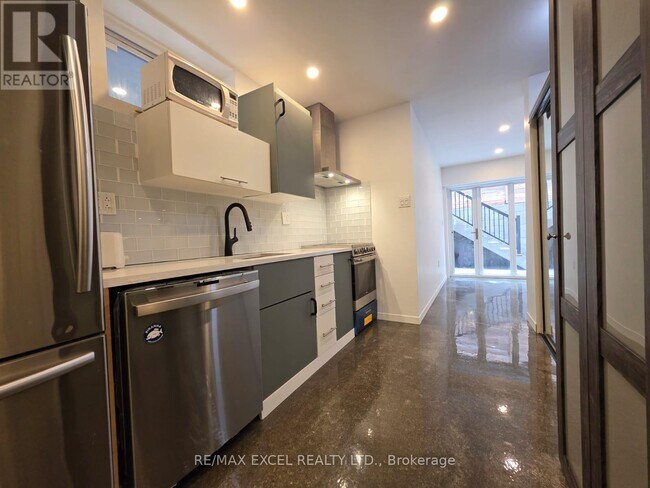 Photo - 46 Bartonville Ave W Unit Basement