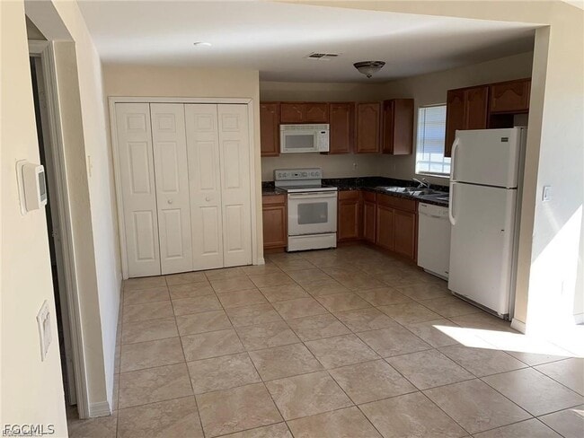 Photo - 1908 Haviland Ave S