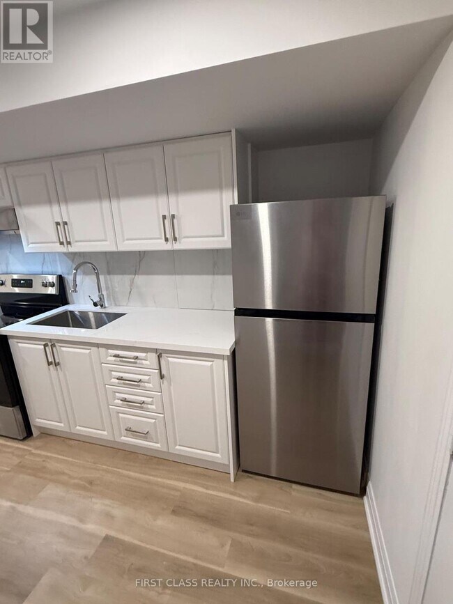 Photo - 15 Avenida St