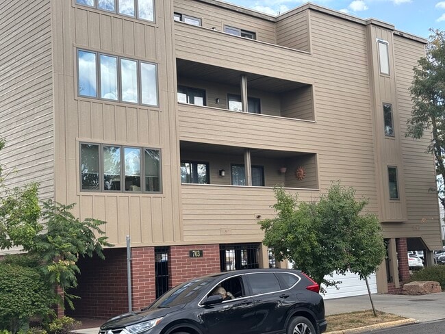 El Fénix - 703 N 29th St Unidad 201