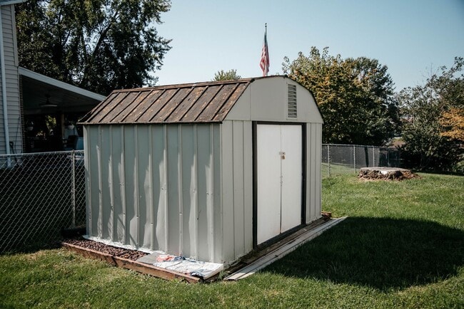 Photo - 506 Circle Dr