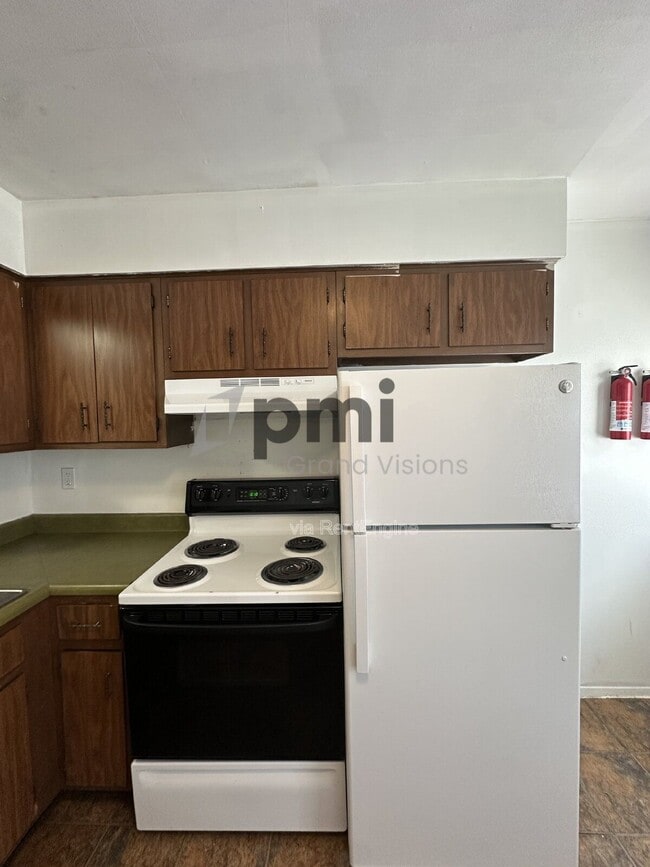 Photo - 1612 University Dr