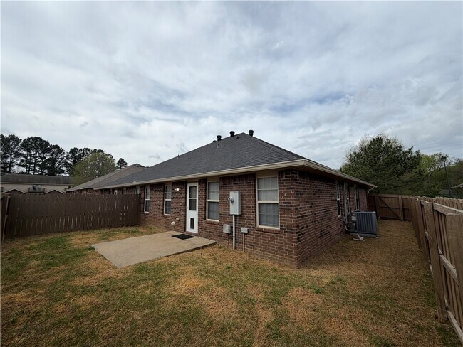 Photo - 1584 Willowbrook Dr