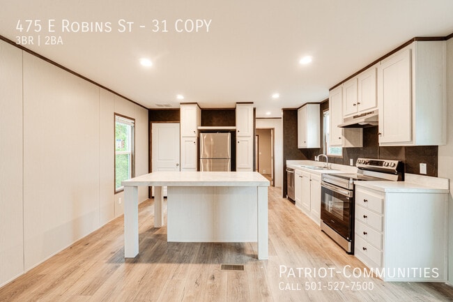 Photo - 475 E Robins St