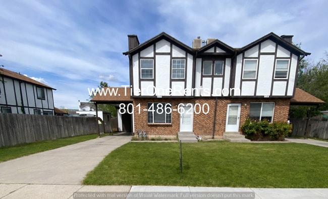 Photo - **MOVE IN SPECIAL: $500 off first month's rent**