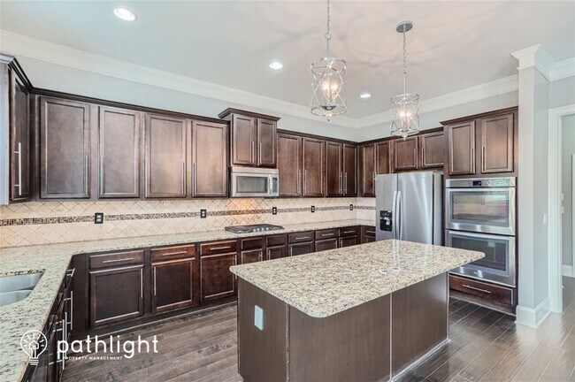 Photo - 1801 Schofield Drive