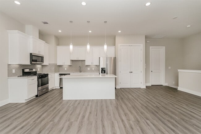 Photo - 8318 Curry Rd