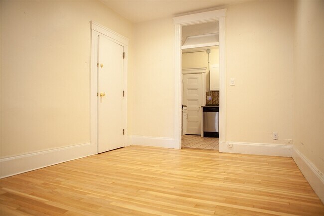 Photo - 74 Phillips St Unit 1