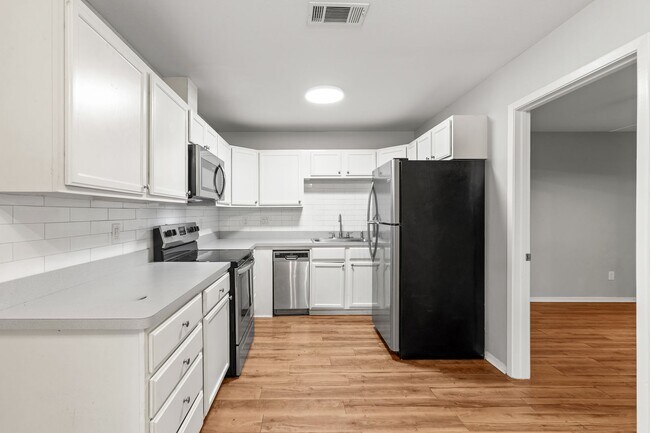 Photo - 1208 Hillyer St