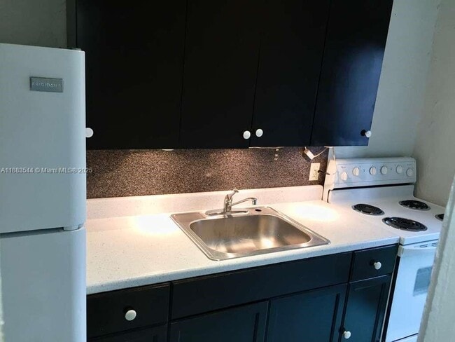 Building Photo - 1245 NW 45th St Unit B