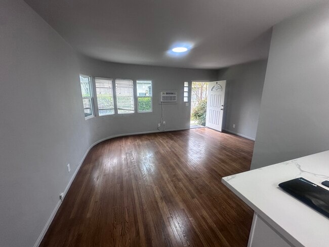 1810 W Alameda Ave Unit B