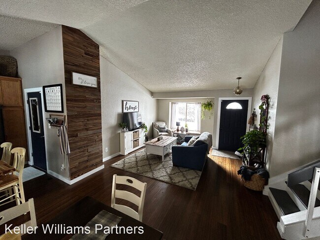 Photo - 4 br, 2 bath House - 5855 E Old Farm Cir