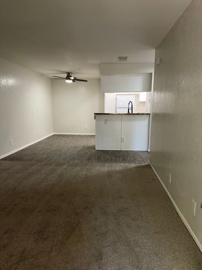 4119 Van Buren Boulevard Unidad 28
