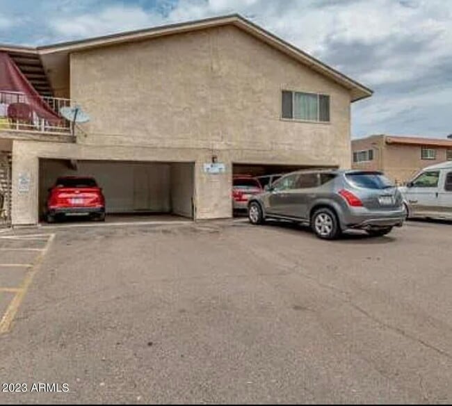 Building Photo - 1087 N 84th Pl