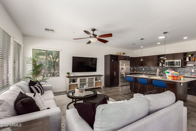3560 E Merlot St