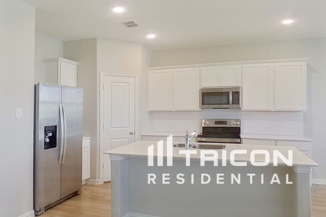Photo - 235 Jenkinson Dr