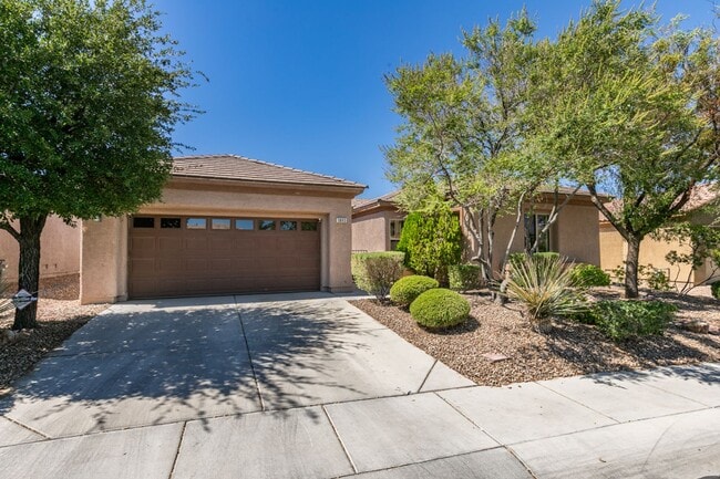Building Photo - Fabulous Stallion Mountain Single Story Rental