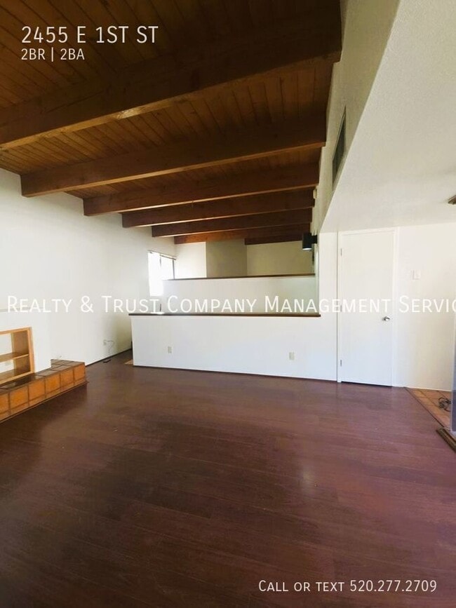 Photo - 2455 E 1st St