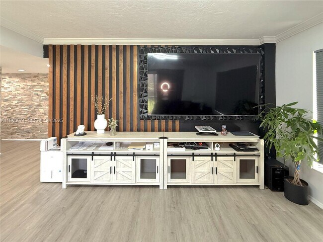 Photo - 4160 Inverrary Dr Unit 212